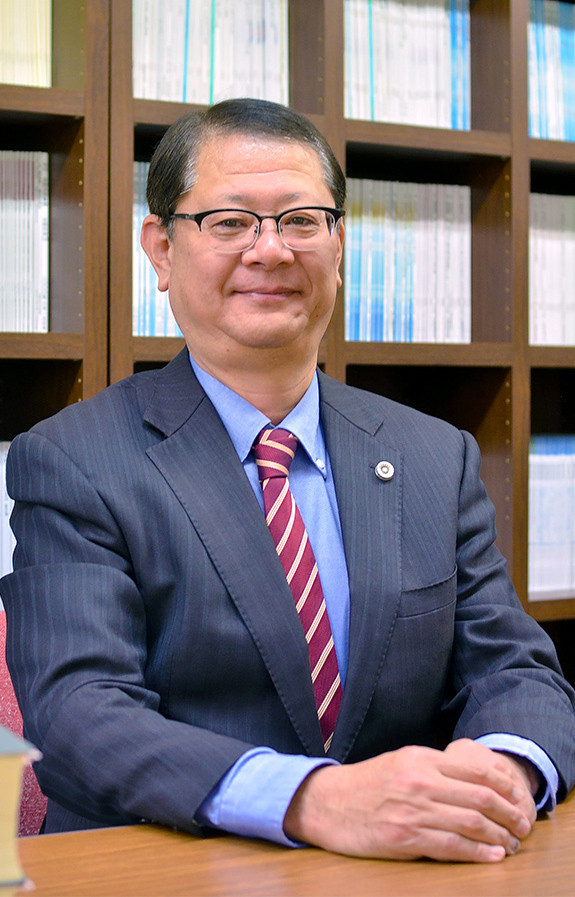 Koji Hauashi（所長弁護士　林 晃史）